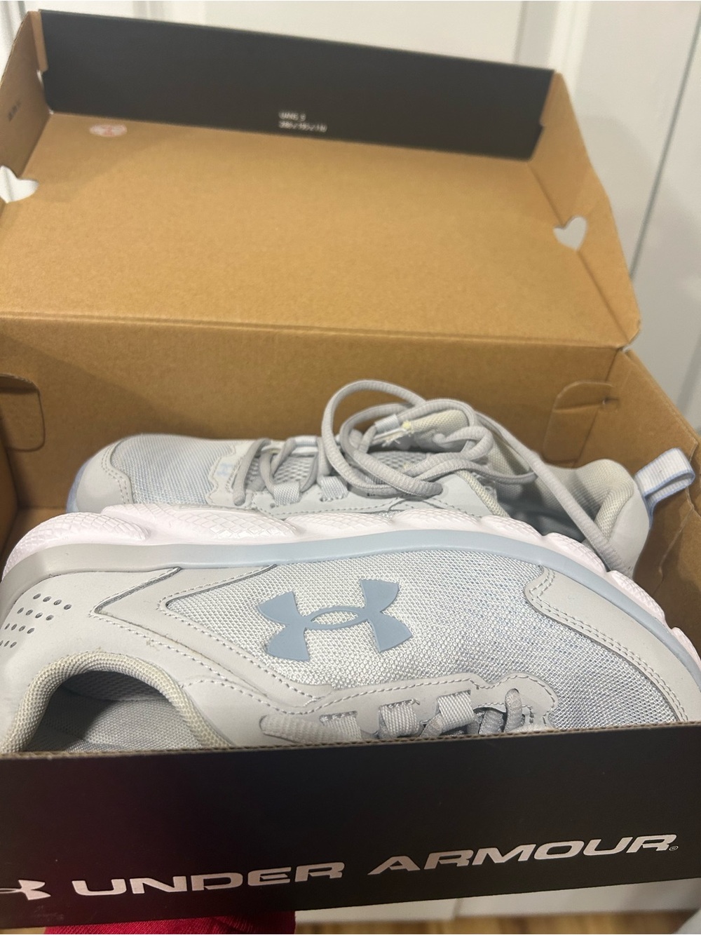 Under Armour Sneakers - Picture 4 of 4